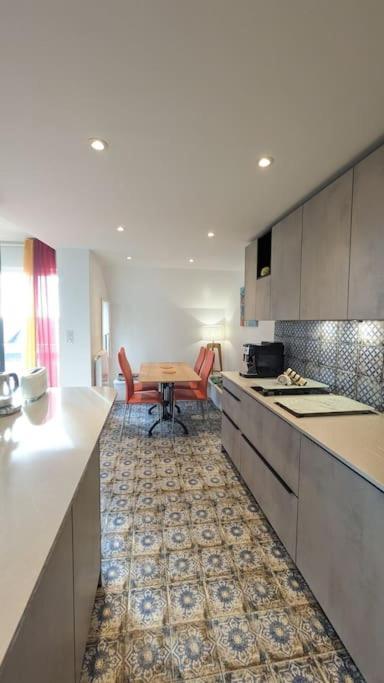 Le 828 : Appartement En Plein Centre De Vannes Esterno foto
